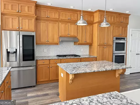 Kitchen - 401 Terrell St, Warner Robins, GA 31088 photo 2 of 3
