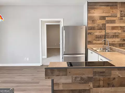 Kitchen - 401 Terrell St, Warner Robins, GA 31088 photo 3 of 3