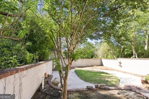 Exterior - 910 High St, Macon, GA 31201 photo 7 of 12