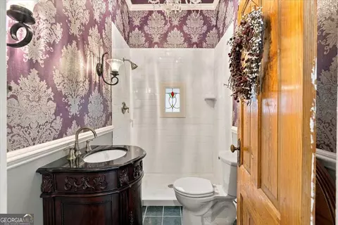 Bath - 910 High St, Macon, GA 31201 photo 1 of 2