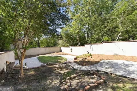 Exterior - 910 High St, Macon, GA 31201 photo 6 of 12