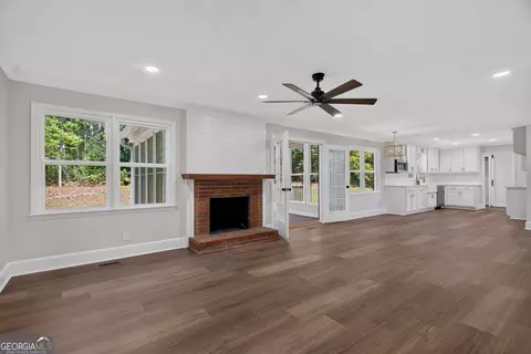 Living - 406 Ashford Cir, Lagrange, GA 30240 photo 3 of 3
