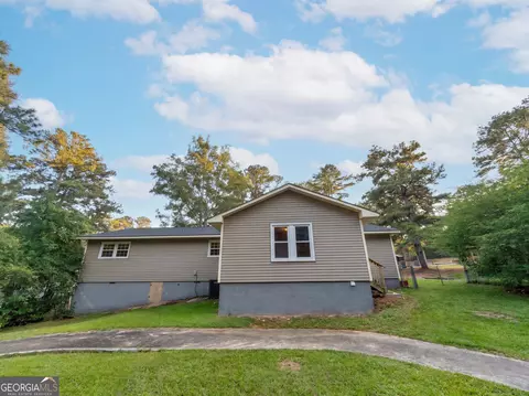 Exterior - 104 Hearthstone Dr, Lagrange, GA 30241 photo 1 of 2