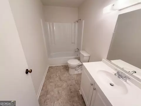 Bath - 104 Hearthstone Dr, Lagrange, GA 30241 photo 2 of 2