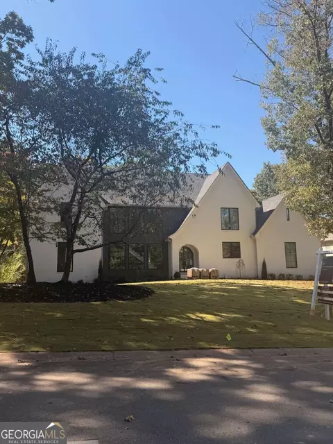 1068 Winding Branch Ln, Atlanta, GA 30338