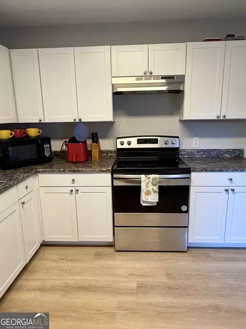 Kitchen - 361363 Rothell Rd, Toccoa, GA 30577 photo 2 of 6
