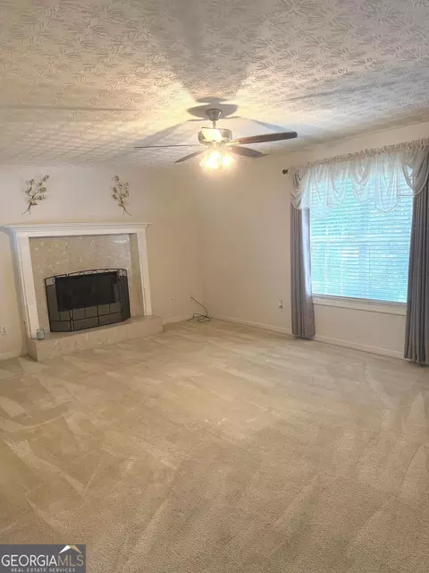 Living - 115 Morningside Dr, Jackson, GA 30233 photo 1 of 1
