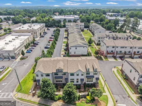 820 Fairview Cir, Roswell, GA 30076