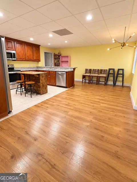 Kitchen - 24 Whitsel Holw, Comer, GA 30629 photo 4 of 4