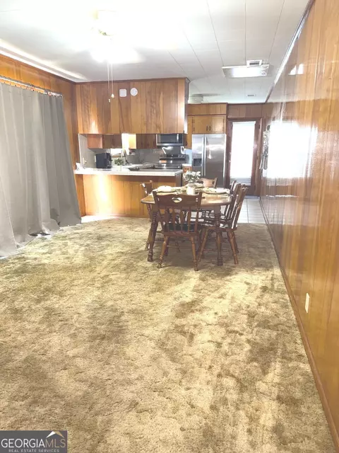 Dining - 21 Pine St, Hazlehurst, GA 31539 photo 1 of 5