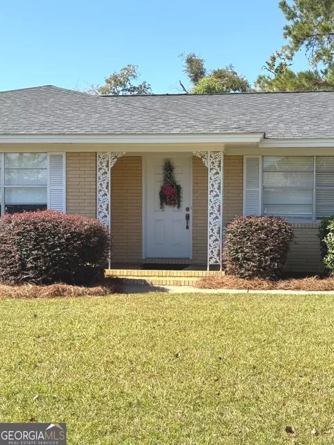 Exterior - 21 Pine St, Hazlehurst, GA 31539 photo 2 of 4