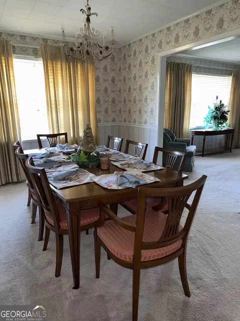 Dining - 21 Pine St, Hazlehurst, GA 31539 photo 3 of 5