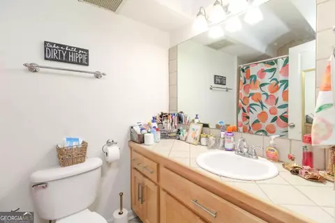 Bath - 655 E Campus Rd #9, Athens, GA 30605 photo 1 of 1