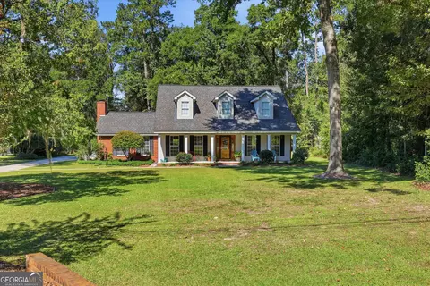 802 Holly Springs Dr, Thomasville, GA 31792