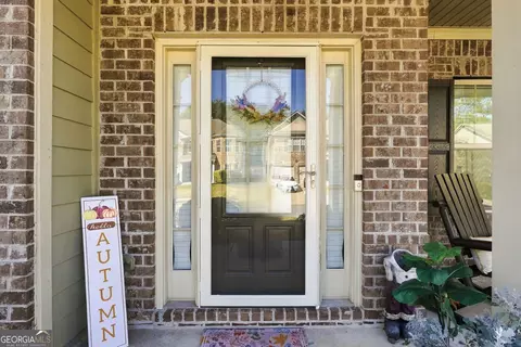 Entry Way - 7538 Bowhead Ct, Fairburn, GA 30213 photo 2 of 5