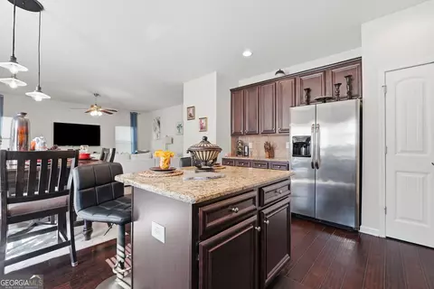 Kitchen - 7538 Bowhead Ct, Fairburn, GA 30213 photo 2 of 4