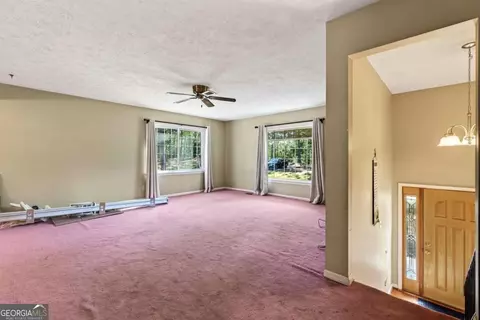Living - 118 Davis Dr, Macon, GA 31217 photo 1 of 3