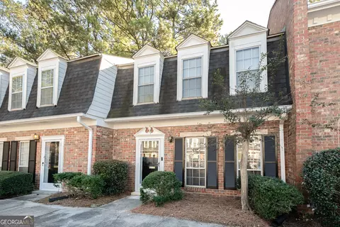 13 Queen Anne Pl NW, Atlanta, GA 30318