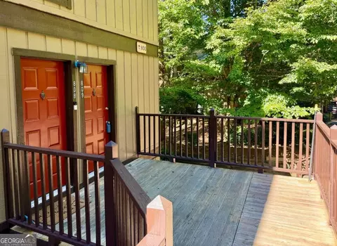 809 River Run Dr, Sandy Springs, GA 30350