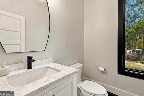 Bath - 683 Mulberry Rd, Winder, GA 30680 photo 6 of 8