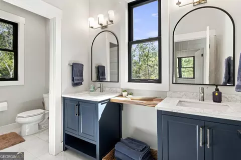 Bath - 683 Mulberry Rd, Winder, GA 30680 photo 7 of 8