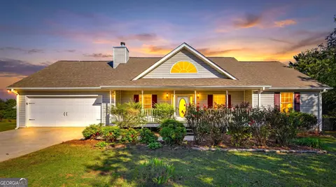 211 Corleys Dr, Locust Grove, GA 30248