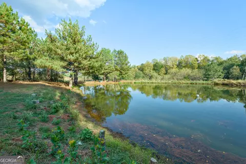 827 Moon Bridge Rd, Winder, GA 30680 photo 3