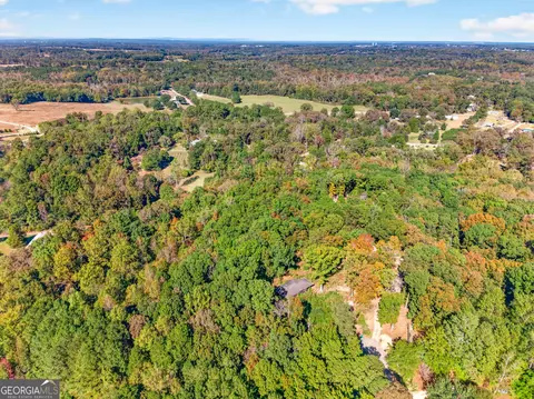 930 Laurel Ln, Winder, GA 30680 photo 6