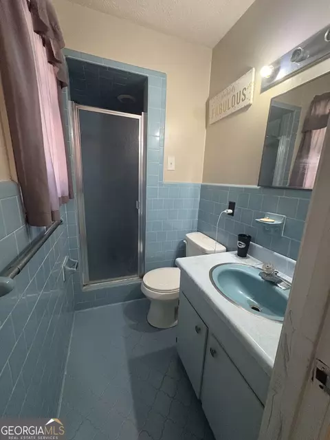 Bath - 936 W Mcrae St, Mount Vernon, GA 30445 photo 1 of 2