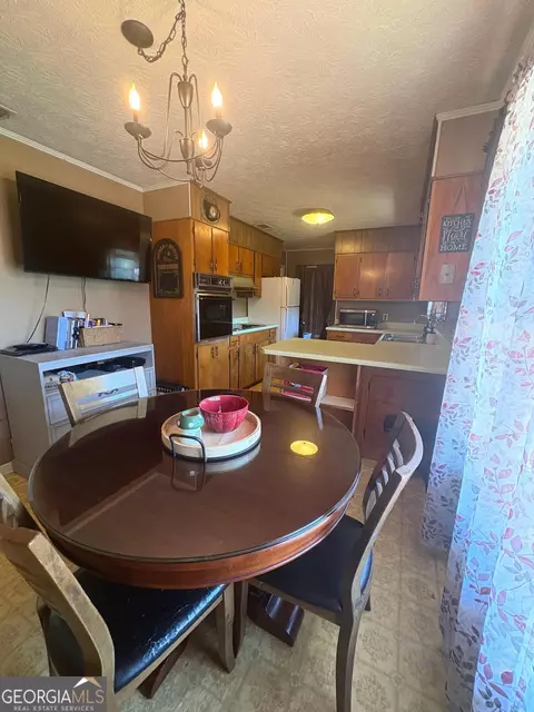 Dining - 936 W Mcrae St, Mount Vernon, GA 30445 photo 1 of 1
