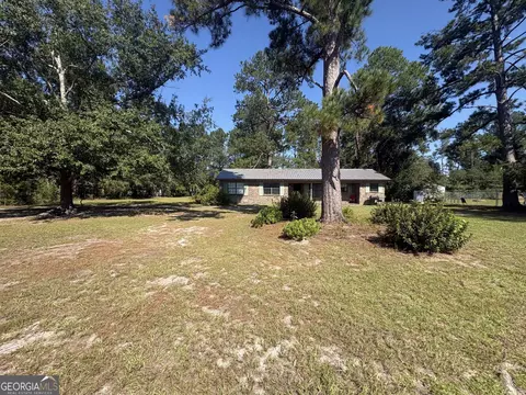 Exterior - 936 W Mcrae St, Mount Vernon, GA 30445 photo 1 of 4