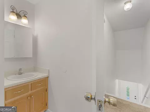 Bath - 462 Ingram Rd, Barnesville, GA 30204 photo 1 of 5