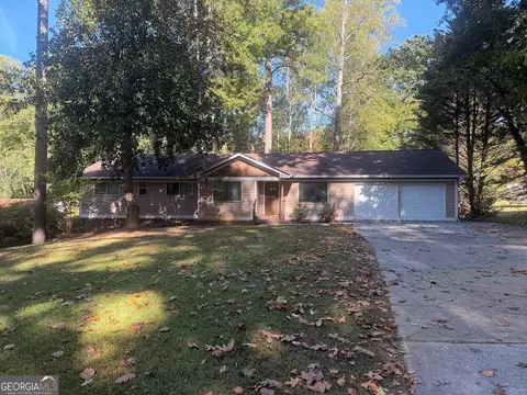 4547 Town Crier Rd SW, Lilburn, GA 30047