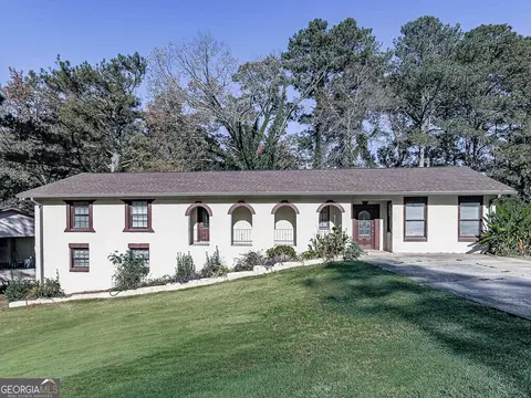 6266 Auburn Dr, Riverdale, GA 30296