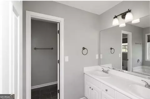 Bath - 137 Stonebrooke Dr, Colbert, GA 30628 photo 3 of 5