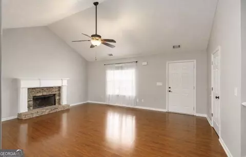 Living - 137 Stonebrooke Dr, Colbert, GA 30628 photo 4 of 4