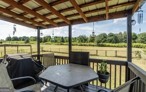 Exterior - 137 Stonebrooke Dr, Colbert, GA 30628 photo 6 of 7