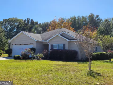 152 Sandalwood Cir, Statesboro, GA 30458