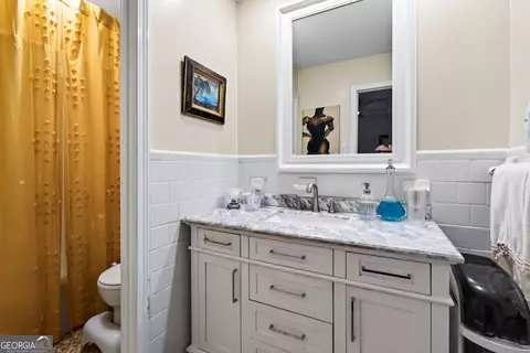 Bath - 6204 Davis Rd, Macon, GA 31217 photo 2 of 3