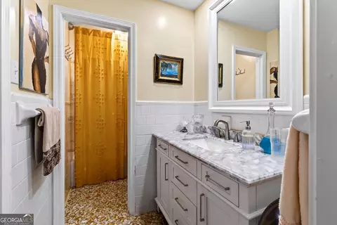 Bath - 6204 Davis Rd, Macon, GA 31217 photo 1 of 3