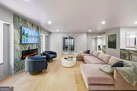 3648 Peachtree Rd NE #2E, Atlanta, GA 30319