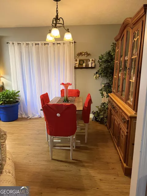 Dining - 3550 W Point Rd, Lagrange, GA 30240 photo 1 of 1