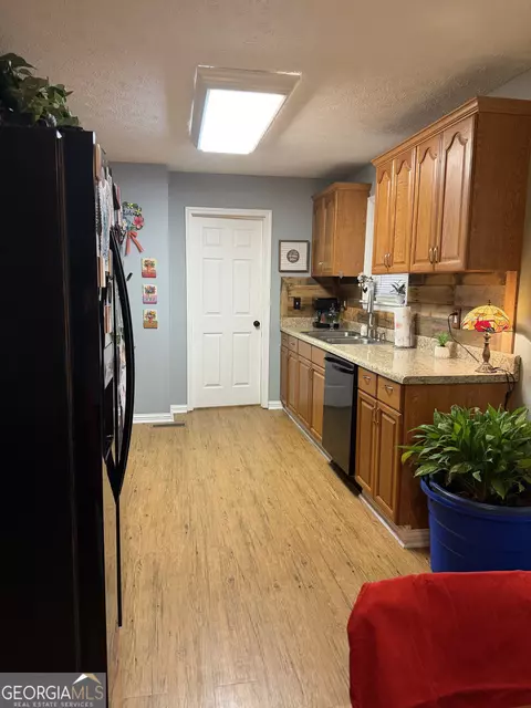 Kitchen - 3550 W Point Rd, Lagrange, GA 30240 photo 3 of 3