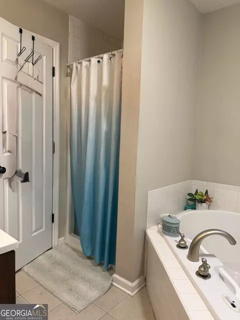 Bath - 3550 W Point Rd, Lagrange, GA 30240 photo 3 of 6