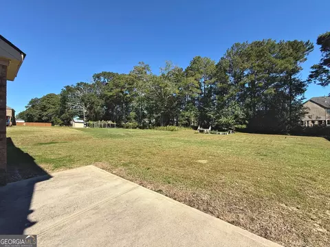 Exterior - 5640 Laney Dr, Rex, GA 30273 photo 5 of 6