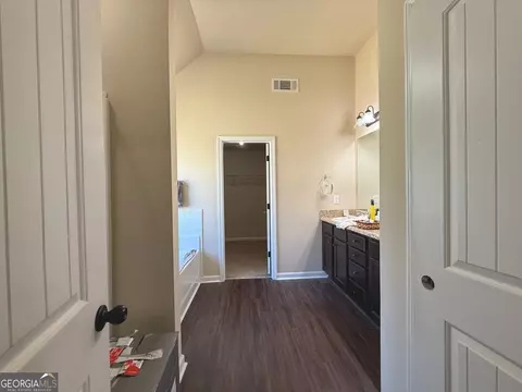 Entry Way - 5640 Laney Dr, Rex, GA 30273 photo 6 of 7