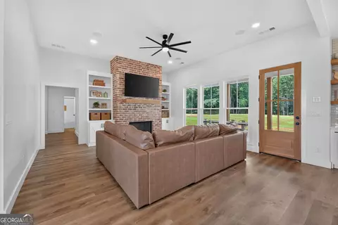 Living - 1475 Storey Ln, Jefferson, GA 30549 photo 1 of 1