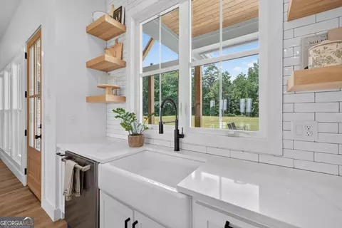 Kitchen - 1475 Storey Ln, Jefferson, GA 30549 photo 5 of 6