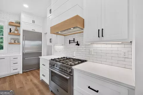 Kitchen - 1475 Storey Ln, Jefferson, GA 30549 photo 4 of 6