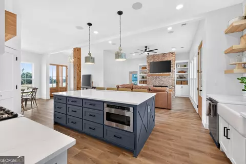 Kitchen - 1475 Storey Ln, Jefferson, GA 30549 photo 6 of 6